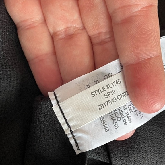 J Crew 365 polyester flowy short sleeve blouse - Picture 7 of 7